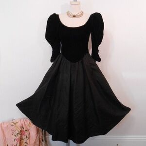 Jessica McClintock Vintage Elegant Black Velvet Dress